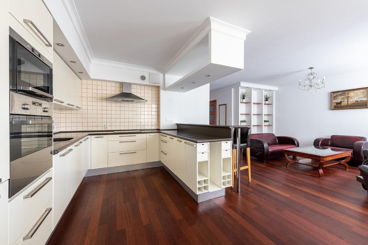 Bukowinska 12 Prywatne Mieszkanie 80M2 Z Dwiema Sypialniami I Balkonem 2X Bezplatne Miejsca Parkingowe Samodzielne Zameldowanie! Private Garage! Self Check-In System! Varsovia Exterior foto